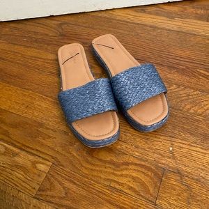 Universal Thread Sandals